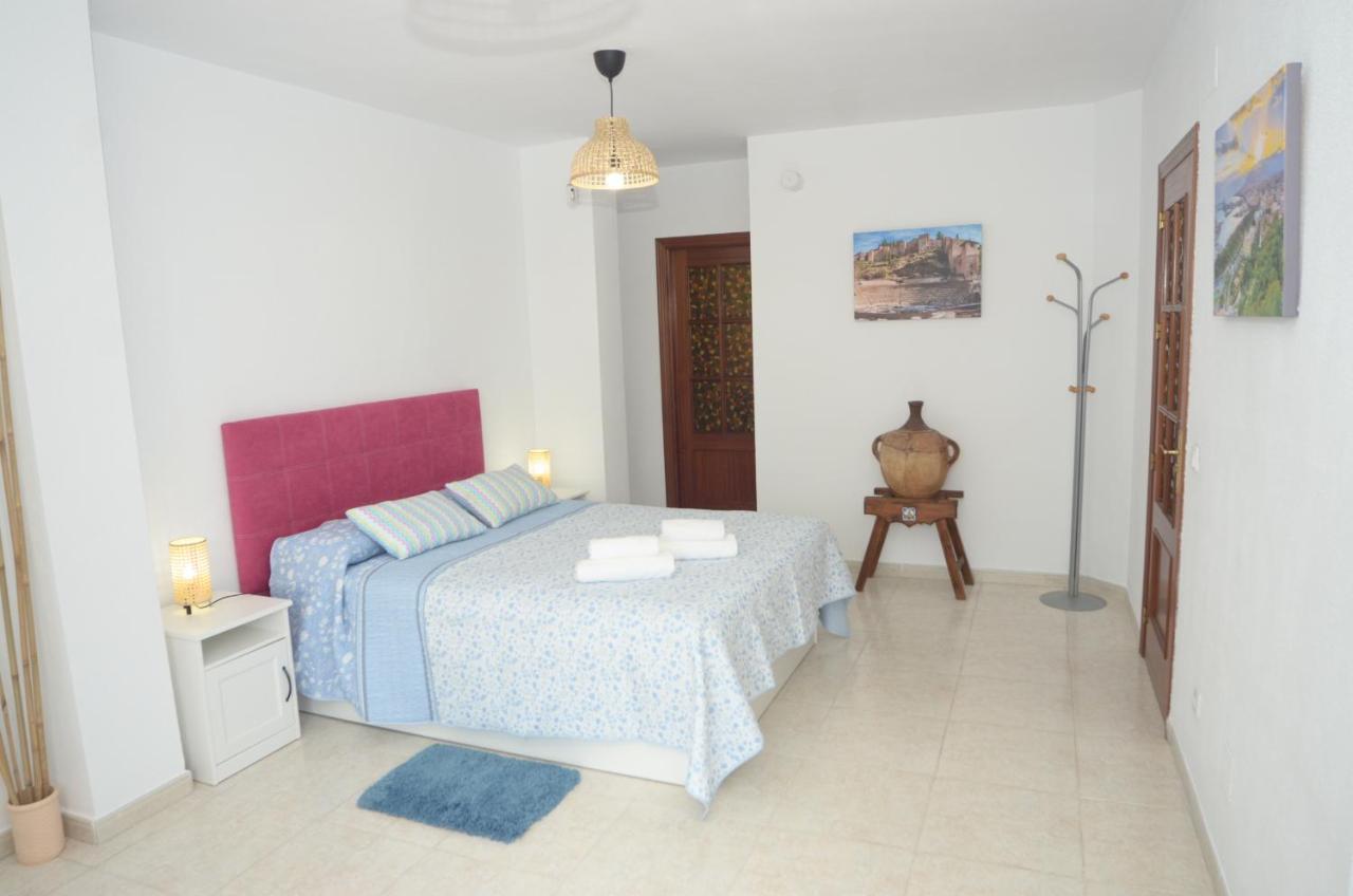 Habitacion Grande Con Terraza Privada, Malaga Centro Esterno foto