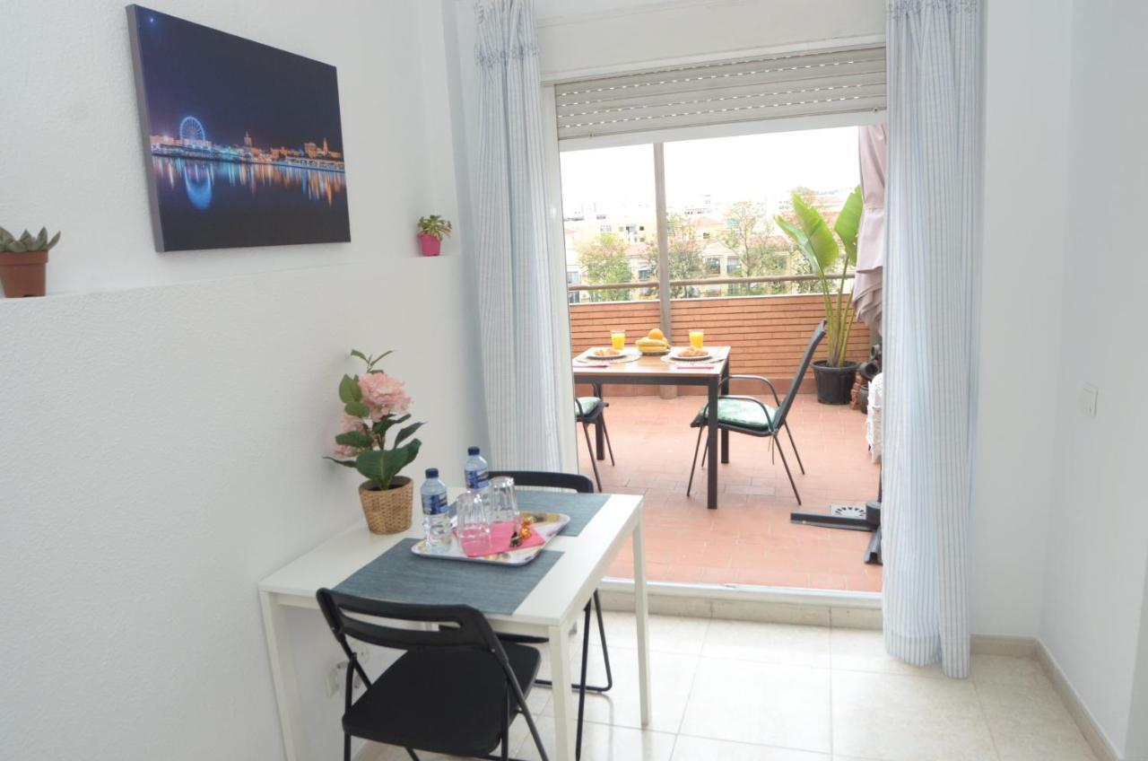 Habitacion Grande Con Terraza Privada, Malaga Centro Esterno foto